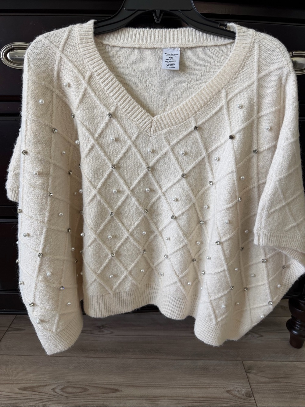 Cream V-Neck Beaded Diamond Knit Poncho style Sweater Small